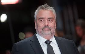 Luc Besson Panique TikTok! Dracula et la Gen Z: Le Choc des Générations! - Imagen principal del artículo