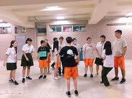 臺北市立內湖高級中學（英語：taipei municipal neihu high school），簡稱內湖高中、內中(內高指內壢高中，為避免混淆，故不將內湖高中簡稱內高)，英文縮寫nhsh，為一所公立普通型高級中等學校。 å—æ¹–é«˜ä¸­å„€éšŠnhush Home Facebook