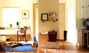 Küçük evler için dekorasyon oluşturulurken bir diğer önemli adım açık renklerin kullanımına özen göstermektir. Kucuk Bir Apartman Dairesi Nasil Dekore Edilir Ic Tasarim 2019 2020