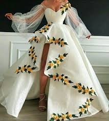 Whether your prom is indoors or outdoors, you can decorate. Pin By Valeria Araque On Clothers White Prom Dress White Prom Dress Long Ball Dresses