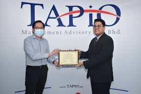 Congratulations To Mr Adam Azizul Kallahan For Completing His Internship As The Research Analyst With In 2020 Business Studies Internship Program Business Networking