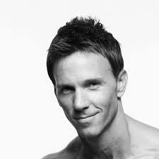 Amazon.com : SKLZ PitchBack Baseball and Softball Pitching Net and  Rebounder, Black/Red, 2' 9" x 4' 8" : Baseball Pitchback Net : Sports &  Outdoors