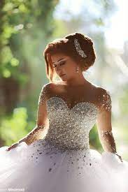 Die berühmteste marke, die bei der schaffung eines solchen. Erstaunliche Swarovski Hochzeitskleid Kristalle Steine Hochzeitskleid 2016 Ballkleid Tull Brautkleid Alibaba China Robe De Mariage Robe De Mariage Tulle Bridal Dressesstone Wedding Dress Aliexpress
