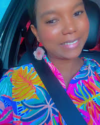 Blooming with island beauty 🌸✨ These handmade earrings from Mon Labouzi  are crafted from local flowers — light, pink & oh-so-pretty. Carry a touch  of Seychelles wherever you go 💕🌺 #MonLabouzi #islandstyle🌴🌺