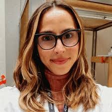 Paula Bianchi's Instagram, Twitter & Facebook