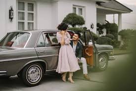 Mengajukan surat permohonan sewa tempat lokasi pengambilan foto dan video di area bandara yang ditujukan ke general manager pt angkasa pura i (persero) kantor cabang bandara i gusti ngurah rai. Prewedding Dengan Mobil Klasik Foto Pertunangan Mobil Klasik Beautiful