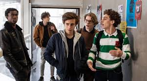 Un format long qui fait la part belle à sa troupe d'acteurs, parmi lesquels alix poisson et capitaine des cheerleadeuses, catherine rencarde sur les news au rayon beauté bio, les avancées green/féministes du monde de la mode et parle robes. Serie Skam France Revient Pour Une Nouvelle Saison Tres Reussie Frenchtouch2