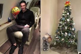 Choose from a vast selection of tree. Gareth Bale Uses Football As Christmas Tree Topper After Netting Four Goals In Real Madrid Win Mirror Online
