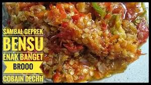 Ayam geprek kini jadi menu ayam populer di berbagai kota di indonesia. Cara Membuat Sambal Geprek Bensu Youtube