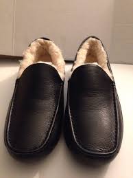 Ugg Australia Men S Ascot Moccasin Slippers 5379 Black Leather Size 12 Uggaustralia Moccasinslippers Black Leather Loafers Slippers Outdoor Slippers