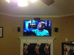 55 Led Tv Over Fireplace Wall Mount Installation With 5 1 Surround Sound In Family Movie Room Center Channel Mounted Above Flatscreen Tv Http Tvmou Salon Tv