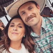 Dana Pendleton's Instagram, Twitter & Facebook