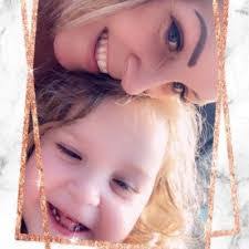 Amy Noy's Instagram, Twitter & Facebook