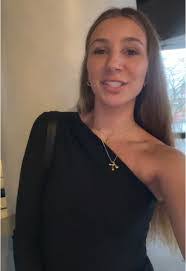 Amanda Zehr's Instagram, Twitter & Facebook