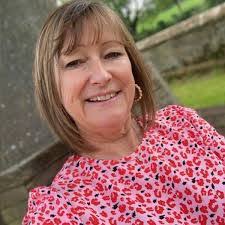 Penny Barnard's Instagram, Twitter & Facebook