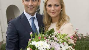 Prinzessin madeleines hochzeit ist zwar schon jahre her, doch an ihren traumhaften look erinnern wir uns gerne zurück. Konigshaus Bestatigt Prinzessin Madeleine Legt Hochzeitsplanung Auf Eis Der Spiegel