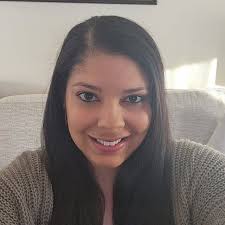 Tin nóng: Christina Applegate, người bị xơ rối, phải đấu tranh với tình  trạng của cô ấy và bị suy giảm miễn dịch. Cô ấy dành hầu hết những ngày một  mình