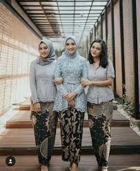 Contoh kalimat pujian untuk orang lain. Baju Couple Buat Acara Lamaran Couple Keren