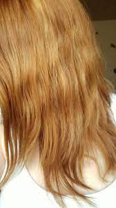 Wie kann ich jetzt vorgehen also rein theoretisch könntest du sie noch einmal aufhellen und dann mit einer blonden färbpackung über färben. Haare Nach Blondieren Etwas Orange Kann Ich Druber Farben Haarfarbe Blond Haarefarben