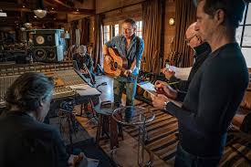 Лидер группы e street band. Bruce Springsteen Is Living In The Moment The New York Times
