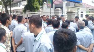 Terdiri atas anggaran pendapatan dan. Kemelut Pd Pasar Karyawan Dan Phl Turun Ke Jalan Inilahmedan Com