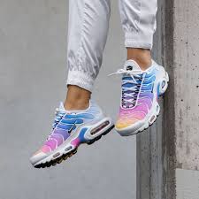 Pin On Sneakers
