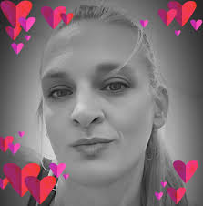 Any woman that keeps Arguing with you is hurt and cares about you. All  she's trying to do is tell you how you're hurting her so you can fix  it🗣️💔 Listen ❤️🌹