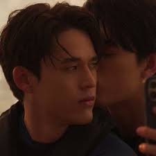 lyn || is watching Boys In Love