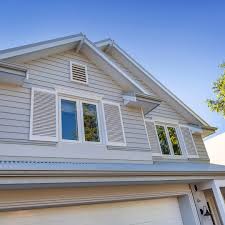D E T A I L S Dove Grey External Feature Cladding White Timber Shutters Painted Eaves And Gable Vents Lake Houses Exterior Hamptons House Newport House