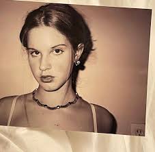 Melanie Firestone (@MelFirestone)