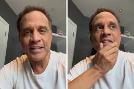 Bento briga com Martim ao vê-lo na roda com Beatriz