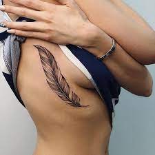 Einfach Mehr Tattoo Sur Instagram Alinatu Feathertattoo Featherart Feather Tattoos Feather Tattoo Design Feather Tattoo