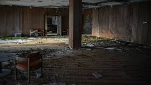 Explore tweets of pablo iglesias maurer @mlsist on twitter. Creepy Photos Show Abandoned American Resort Towns