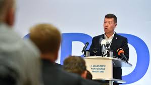 Tomio okamura převzal petici občanů za návrat dětí do škol bez podmínek. Okamura Zustane V Cele Spd Dalsi Tri Roky Na Sjezdu Kritizoval Babisovu Vladu Aktualne Cz