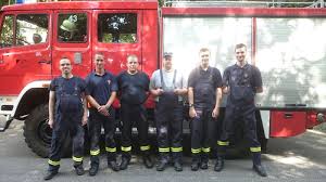 Juni, die freiwillige feuerwehr ahrensburg auf trab. Ff Wellsee Und Die Wellseer Jugendfeuerwehr Im Einsatz Beim 112 Jahrigen Jubilaum Der Ff Elmschenhagen Freiwillige Feuerwehr Kiel Wellsee