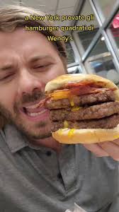 Consigli su New York e hamburger quadrati di Wendy's