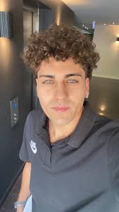 Hi climbing mates currently in Nz with a whv, i would like to come in  australia riht after that. I heard things about employee & contractor so  there is my question ;