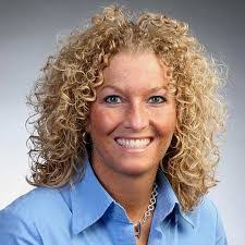 Jennifer Auld's Instagram, Twitter & Facebook