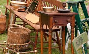 Come shop 3 estate sales with us! Tips For Shopping Estate Sales Flea Market Finds Home And Garden Decorating Ideas By Expert Interior Decorators