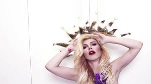 Bela, kırmızı, pencere, beni sev, i̇ki deli, sebastian, carpe diem (anı yaşa). Hande Yener Sarki Sozleri