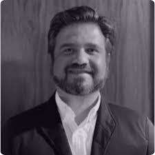 Andrea Innes's Instagram, Twitter & Facebook