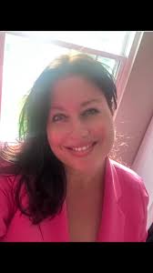 Tara Miskelly Hevey (@mintgreendaisytara)'s videos with Reptile