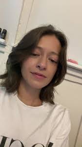 Izzy Belle's Instagram, Twitter & Facebook