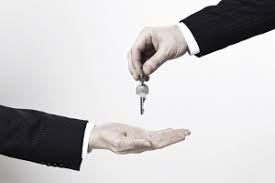 Denn wer verliebt ist, macht sich selten gedanken, wie es mit der gemeinsamen wohnung. Wer Soll Bei Scheidung Die Wohnung Verlassen Scheidung 2021