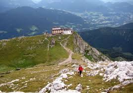 This is a moderately hard hike though, as the first half of the track is exclusively uphill, the second half has some flat, but then the. Die Alpingeschichte Des Bergsteigerdorfs Ramsau