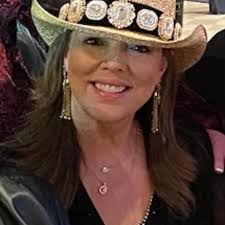 Ginger Mumpower's Instagram, Twitter & Facebook