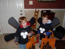 Trick Or Treating Ceiling Fans How To Http Dawnwhispersandshouts Blogspot Com 2011 10 How To Make Ceilin Halloween Decorations Cute Costumes Costume Contest