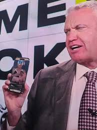 Rex Ryan's lock screen is a picture of a woman's feet 😂 If you don't know  about Rex and feet….look it up