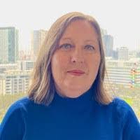 Julie Toth's Instagram, Twitter & Facebook