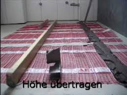 1.) beim verlegen von fliesen auf einer fußbodenheizung kommt dehnungsfugen eine entscheidende rolle zu, denn sie kompensieren, wenn sich die unterschiedlichen materialien bei wechselnden temperaturen ausdehnen und zusammenziehen. Fliesen Auf Elektr Fussbodenheizung Youtube